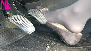 Revving in Grey Flats with Chains in Mp4format