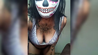 My girlfriend's friend sends me hot videos