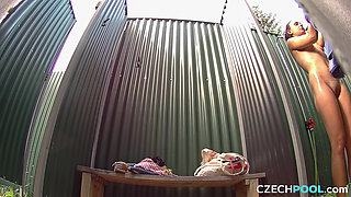 Czech Pool 5: Sexy Beauty Puts on a Steamy Shower Show