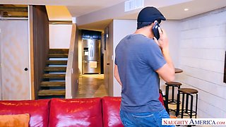 Big stepbro makes sure Carolina Sweets passes the time while she waits for her pal