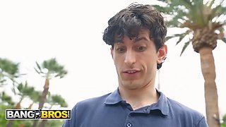 Bangbros - tessa thomas seduces the pool guy with her melons and gets pounded hard by the pool
