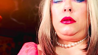 A Stunning PLUMPER Goddess Smokes A Plug Superking Ciggie In Mittens & Jewellery - Adorable Tina Snua Smoking