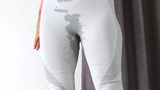 Desperation Pissing in Sport Leggins After Workout