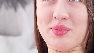 Miss Sunset - 4K - a Pleasant Bonus From the Masseur