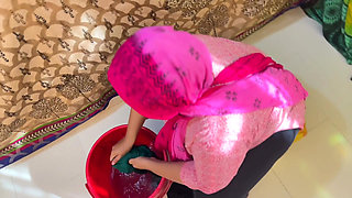 Big Pussy BBW Big Ass & Huge Boobs Hot Egypt Stepmom Washing Dress & Gets Horny!