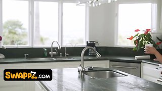 Big boobed cougar Skylar Snow, payton preslee & Parker Ambrose in naughty group fuck