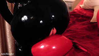 Latex rubber Looner MILF masturbate with pierced pussy and air balloons