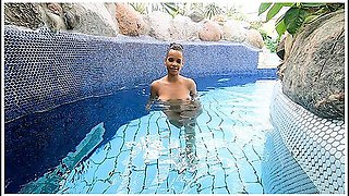 Underwater Sex With An Ebony Girl In A Swimming Pool