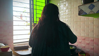 Hot MILF Muslim Bhabhi Gets Anal Fucked by Debar When She Was Cooking in Kitchen & Husband Not at Home - Arab Anal Sex