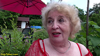 Amateur Mature Anal Summer Garden Party