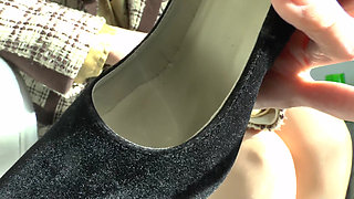 Cum and Then Pee in My High Heels! Shoe-pisser! Lady Victoria Valente