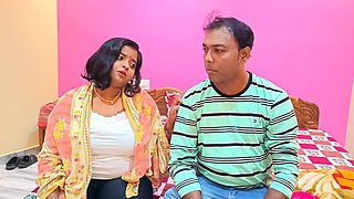 Hotel staff ko bahane se bula lia apne bed room main or khub masti ki larki ne.. bhat hardcore pussy fucking kiya..