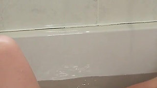 Giantess in the Bath