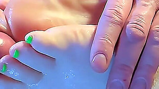 Amateur Housewife Foot Fucking Oiled Wrinkled Soles