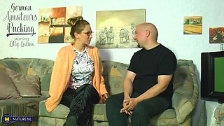 German Amateur Couple Fucking On The Couch