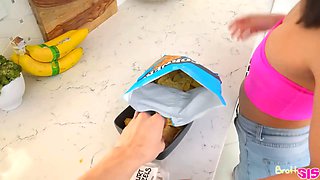 Stepsisters Slumber Party - S32:e6