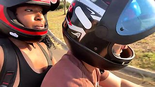 Black Amateur Pornstar Gostosa Gets Fucked in the Woods by