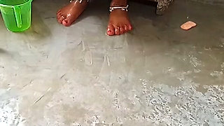 Gudi Bhabhi's Bathing Sex Video Bathroom Sex Bhabhi Hindi