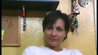 Brunette MILF wearing stockings gets pussy toyed before giving a blowjob