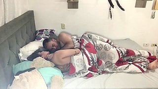 I push my friend to have sex and he fills my pussy