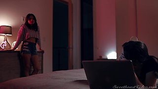 SweetHeartVideo: Lesbian Adventures Older Women Younger Girls Vol. 14 Twinning Episode with Jaclyn Taylor and Liv Wild