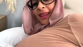 Arab MILF in glasses loves getting her big ass stretched with anal sex