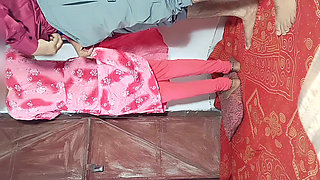 Naukar ne jawan malkin ko patak ke chod diya sex video