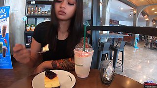 Thai temptress offers raw hotel mouth and hand pleasure