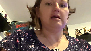 Huge Piss From My Bushy Pussy in My Mate’s Bedroom as the Bathroom Was Occupied!