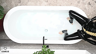 Latexdoll in the Bathtub