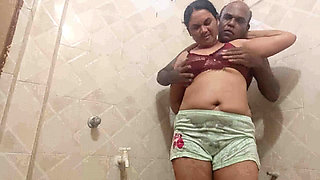 Sexy Sindu Bathing Sex with Lover