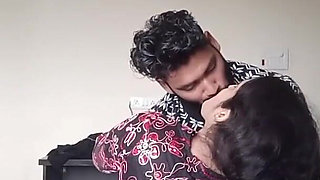 Full Video of a Young Girl She Get Naked and Give Her Phussy to Boyfriend in Hotel Room