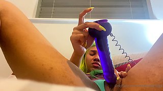 Sexy hottie Anetta Keys enjoys a solo toy masturbation