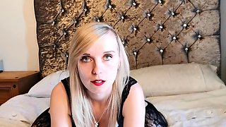 Blonde emo amateur solo masturbation