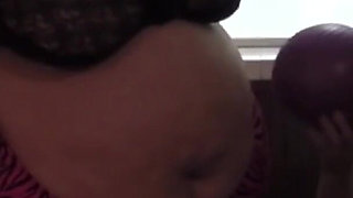 BigmommaKat plays ball on Flat Pat