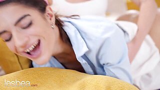 Lesbea - yoga pants scene