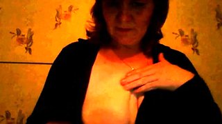 Mature Russian Amateur Irina Shows Off on Webcam