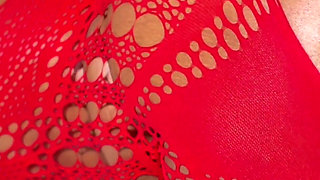 Juicy Cheeks in Red