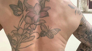 Get a fitness mommy who loves to get naked and fuck