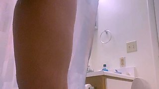 Sexynympho webcam model uses toy on clit to masturbate
