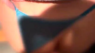 Thong-wearing Asian seductress gets pretty risky