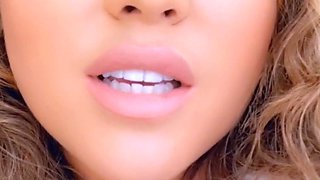 Big boob brunette masturbates on webcam