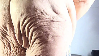 She the Boss Riding Him on Her Desk That Pussys the Best