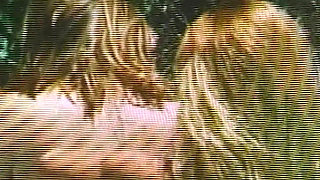 Hei&szlig;er Pool-Sex in wei&szlig;en Panties