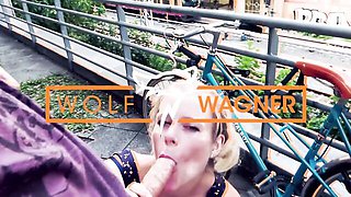 Flashy sweetie pie at outdoor blowjob porn