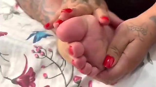 A Chubby Girl with Plump Feet for You