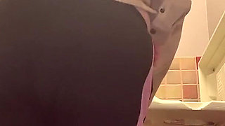 Fat Pussy Peeing in Public Toilets