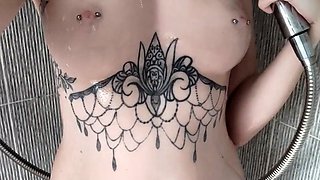 Pussy rubbing babe goes solo in shower play in hd