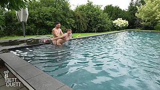 First Pool Fuck on Vacation!!