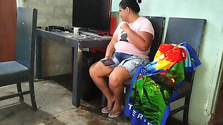 I Masturbate to My Toy and Her Tantaly Doll in Front of Her Without Her Noticing While She Is Talking on the Phone